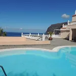 Magical Apt. With Sea View & Cliff *