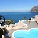 Magical Apt. With Sea View & Cliff شقة *