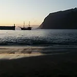 Magical Apt. With Sea View & Cliff *