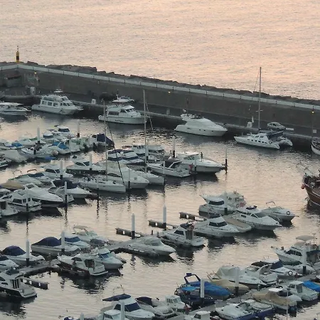 Апартаменты Magical Apt. With Sea View & Cliff